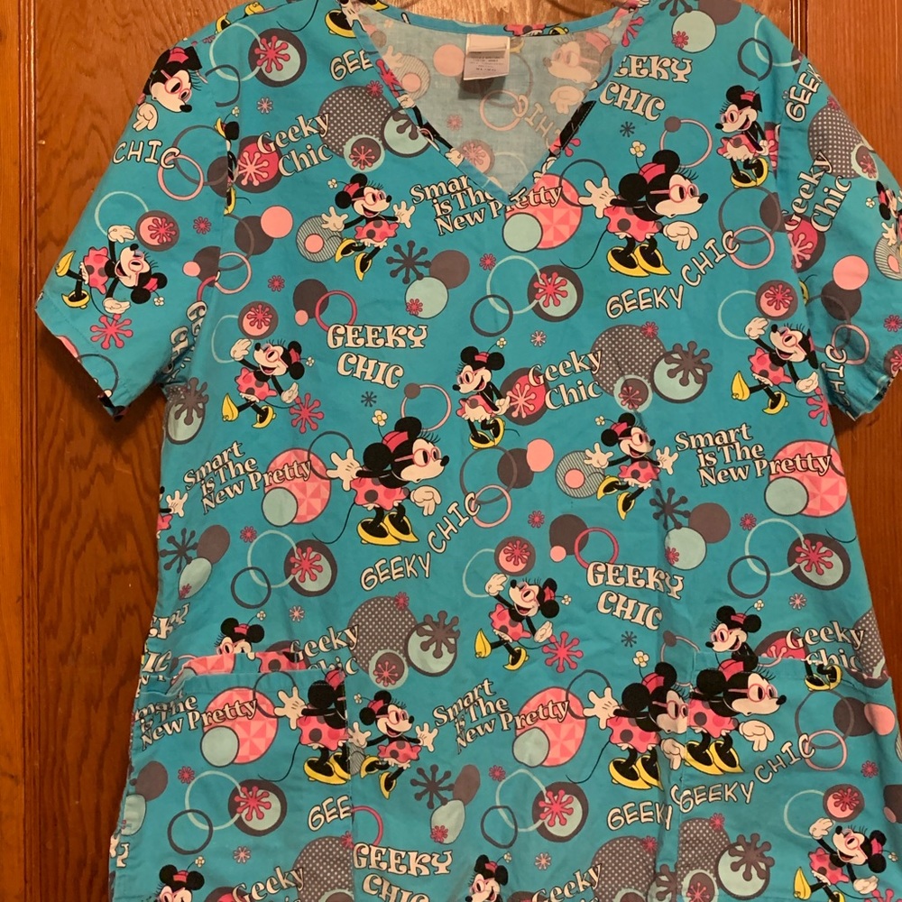 Minnie Mouse scrub top